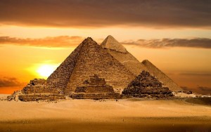 landscape-egyptian-pyramids-backgrounds-wallpapers-600x375
